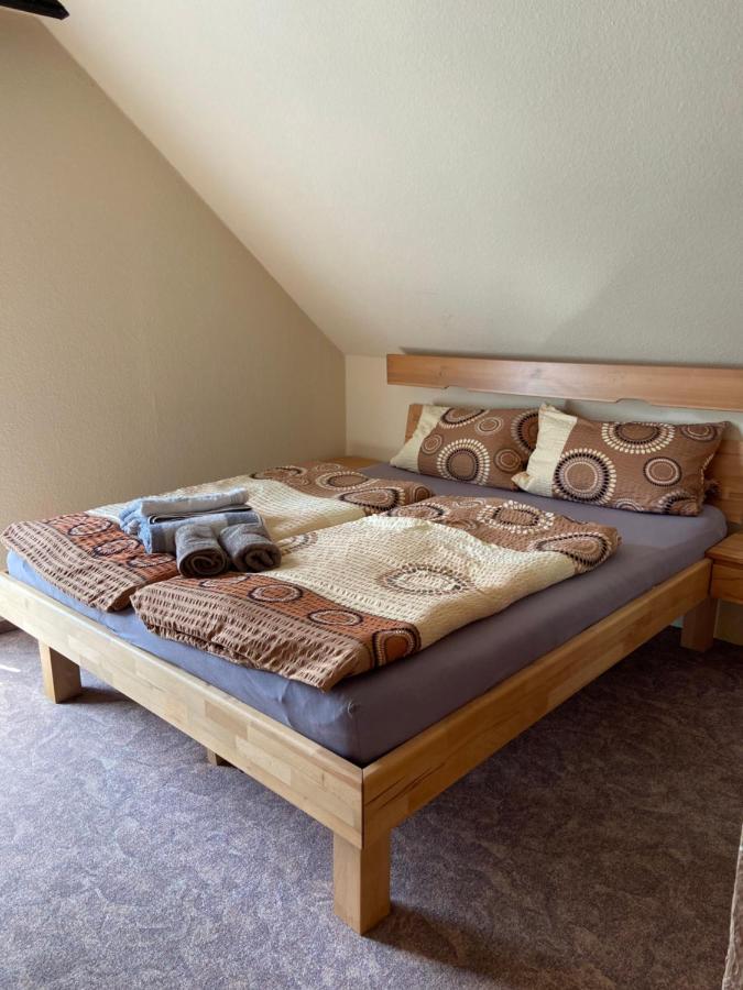 Hotel Haus Petra à Stadtkyll Extérieur photo